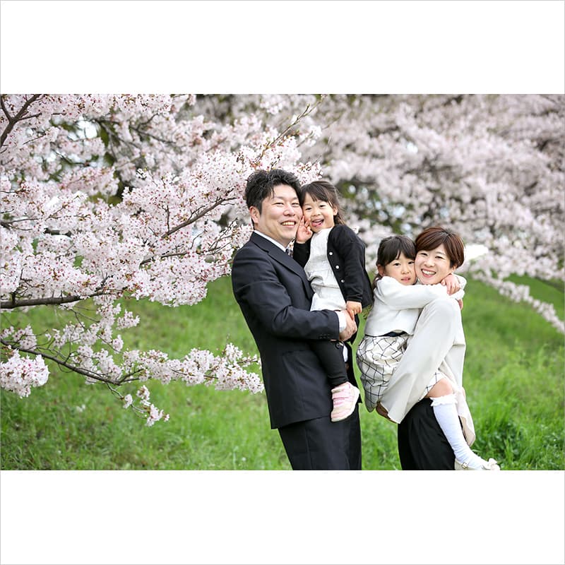 桜で入学記念のロケーション撮影